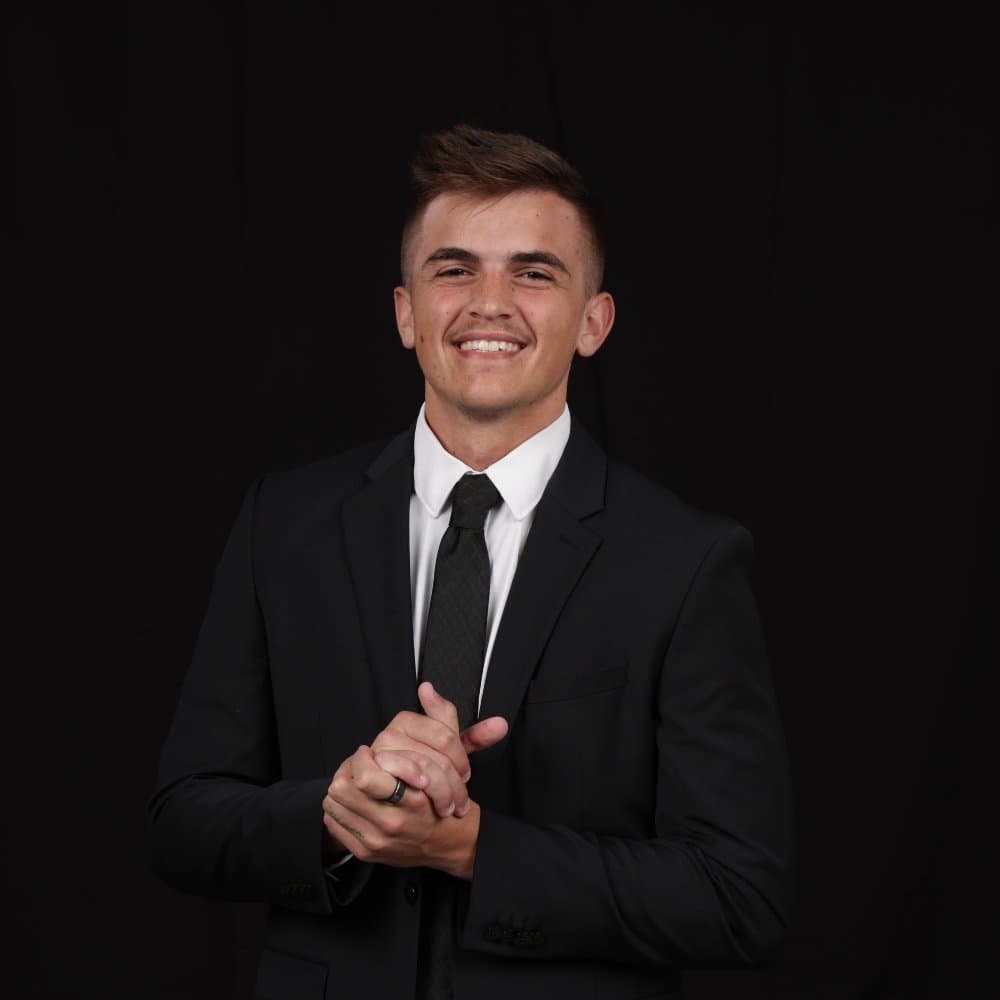 Houston magician performing close-up magic